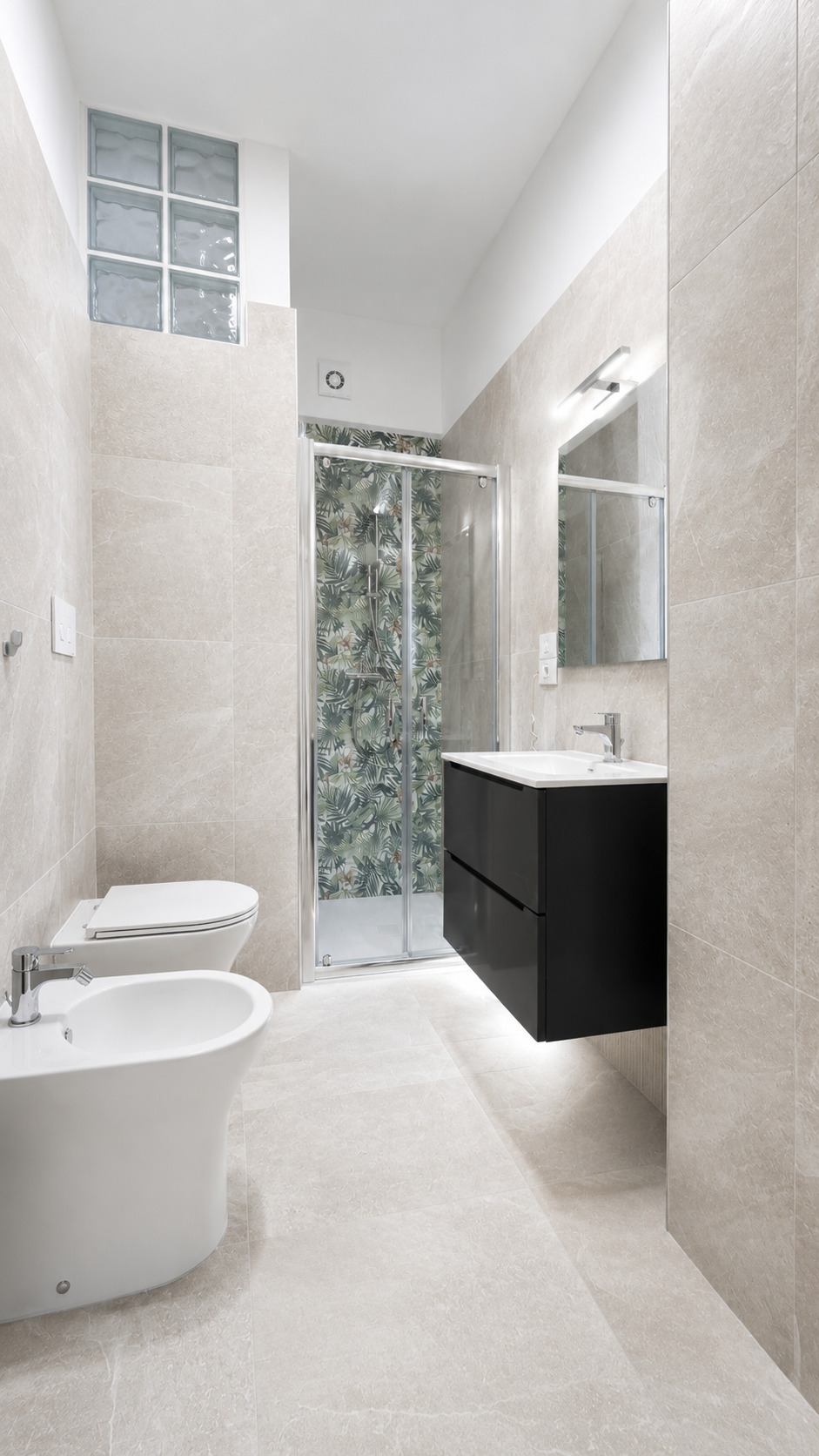 Overview Bathroom 2